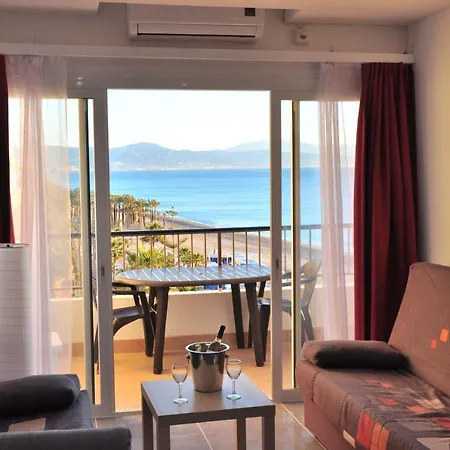 Front Beach Apartamento *